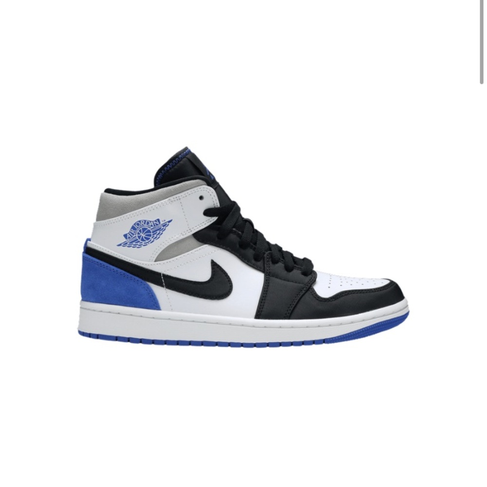 Air Jordan 1 Mid SE Royal Black Toe (HARDLY USED!)